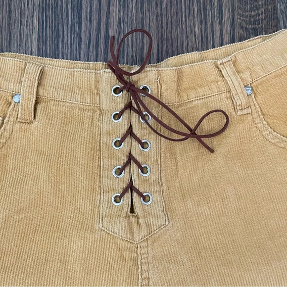 Somedays Lovin’ yellow corduroy tie front high waist shorts size 5 NWT - Picture 2 of 10